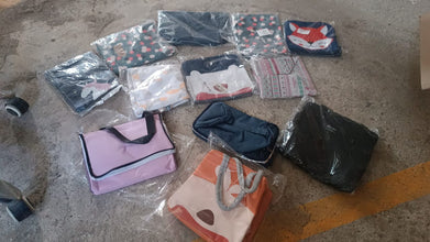 Travel Wash Bag Multi-Functional Waterproof Cosmetic Storage Bag Handheld Foldable Hook Cosmetic Bag with Zipper Closure Handbag Portable Classification Bags(1 Pc Mix Design)